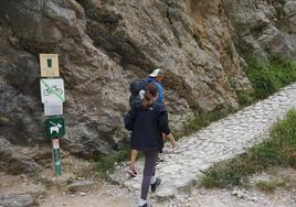 Inicio de la ruta del Cares desde Poncebos, en el extremo cabraliego de la popular senda de los Picos.