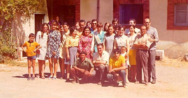 Una de las últimas imágenes de los vecinos de Camposolillo en el pueblo en 1968.