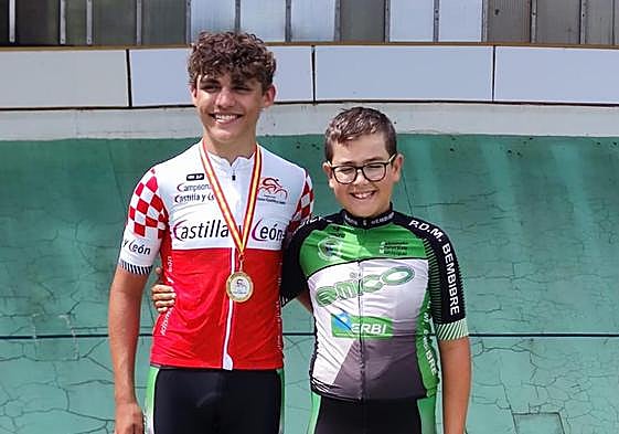 Los ciclistas Álvaro Barros y Diego Redondo.
