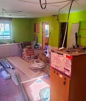 Imagen secundaria 2 - El delegado de la Junta en León visita obras en colegios de La Bañeza.