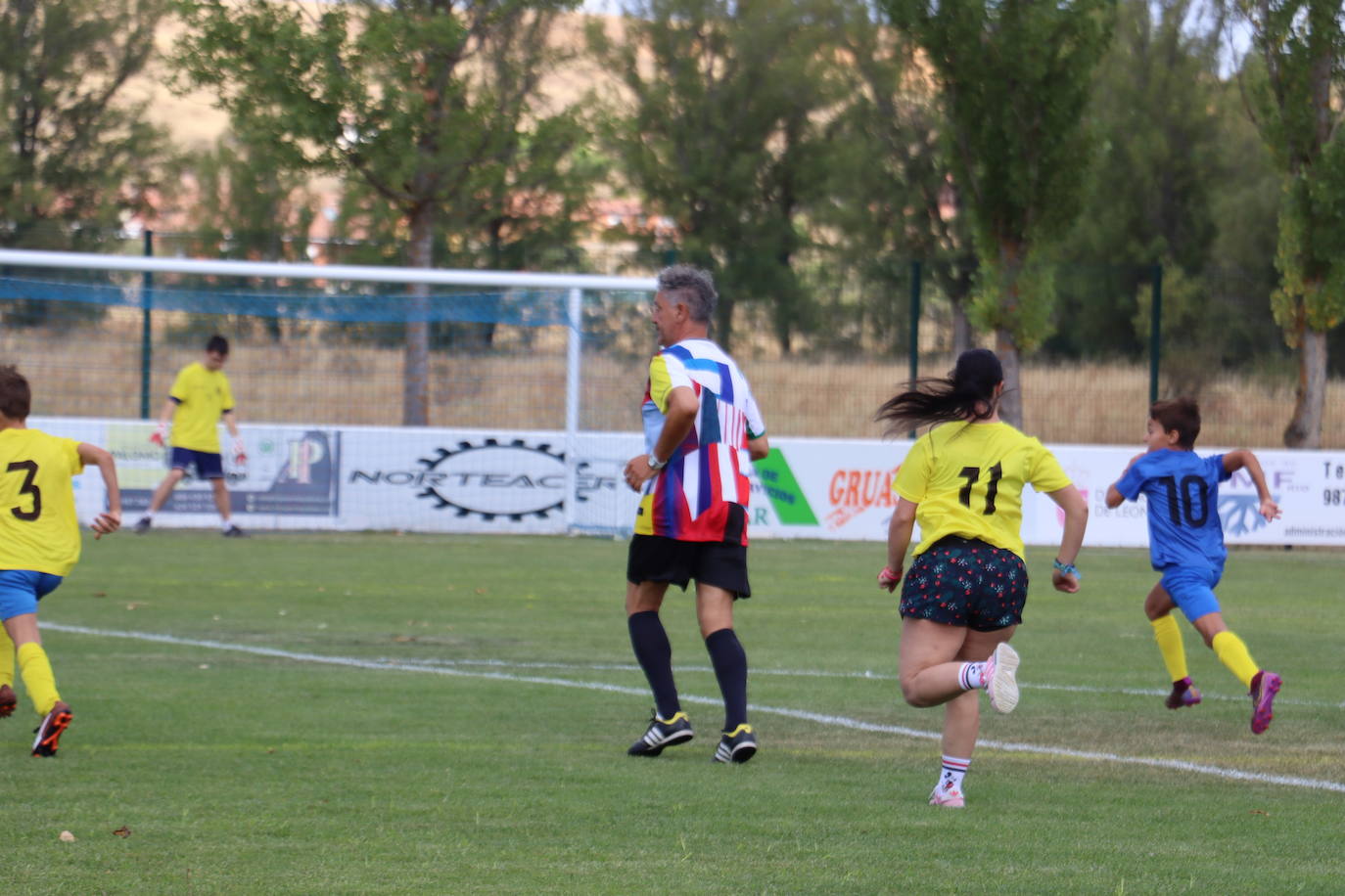 Partido solidario en Santovenia de la Valdoncina