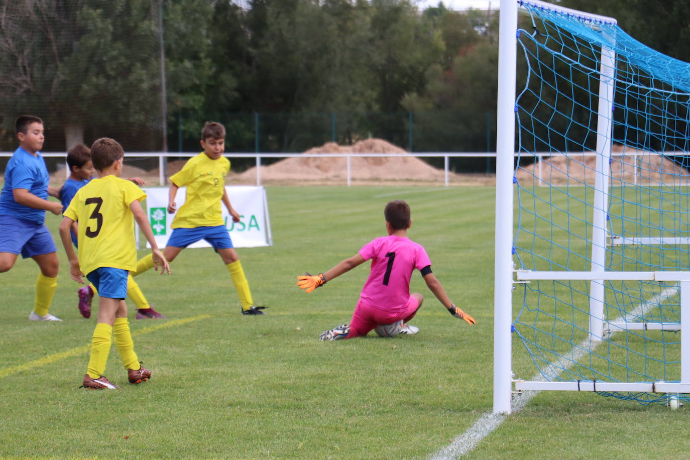 Partido solidario en Santovenia de la Valdoncina