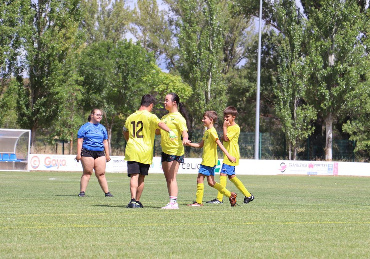 Partido solidario en Santovenia de la Valdoncina