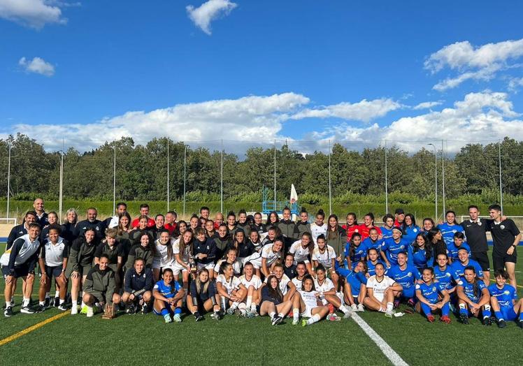 Imagen principal - Imágenes de los equipos durante el torneo.