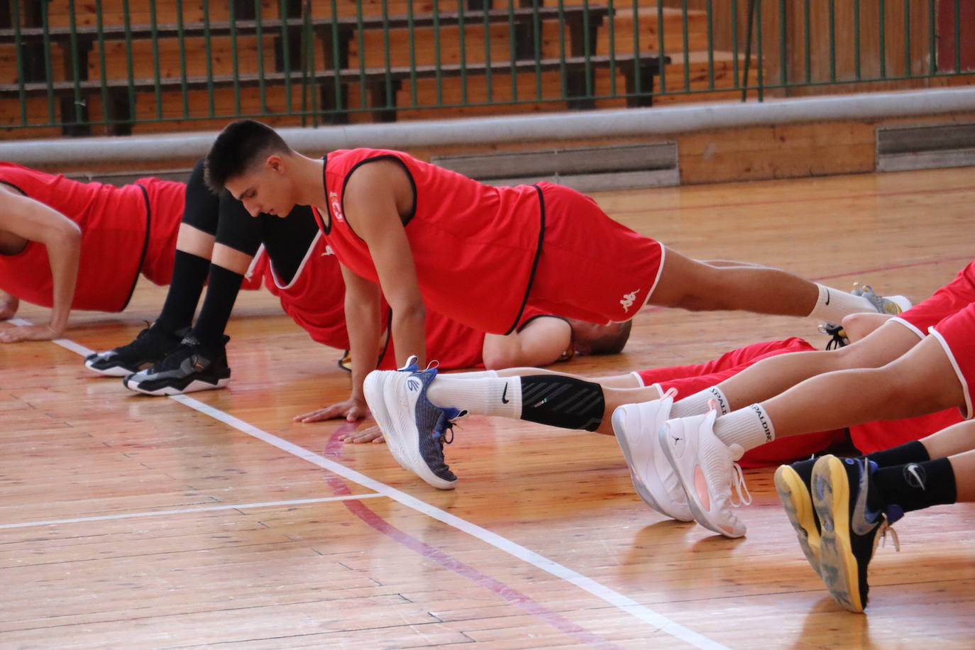 Jugadores de la Cultural en el primer entrenamiento.