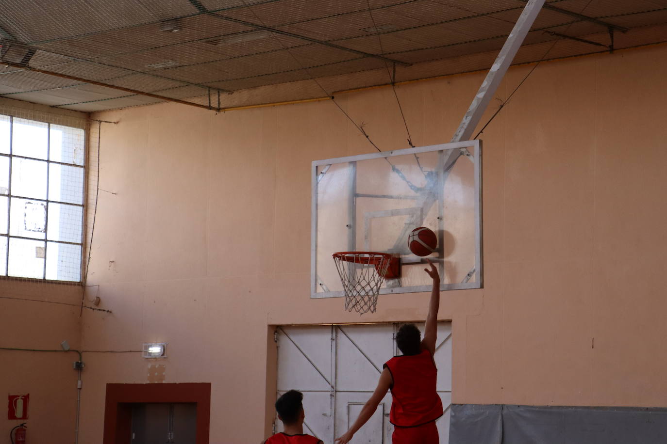 Los jugadores cogen el balón por primera vez para preparar la pretemporada.