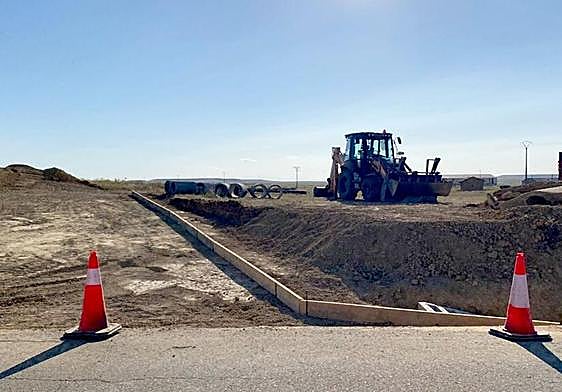 Obras en uno de los nuevos caminos de concentración en la zona de Los Oteros.