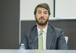 El vicepresidente de la Junta de Castilla y León, Juan García-Gallardo, clausura el Foro 'Presente y Futuro del Comercio de Proximidad en Segovia'.