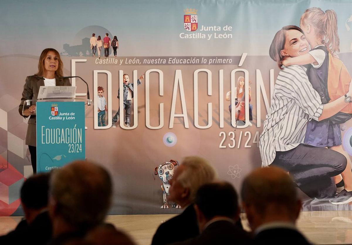 La consejera de Educación presenta el nuevo curso escolar.