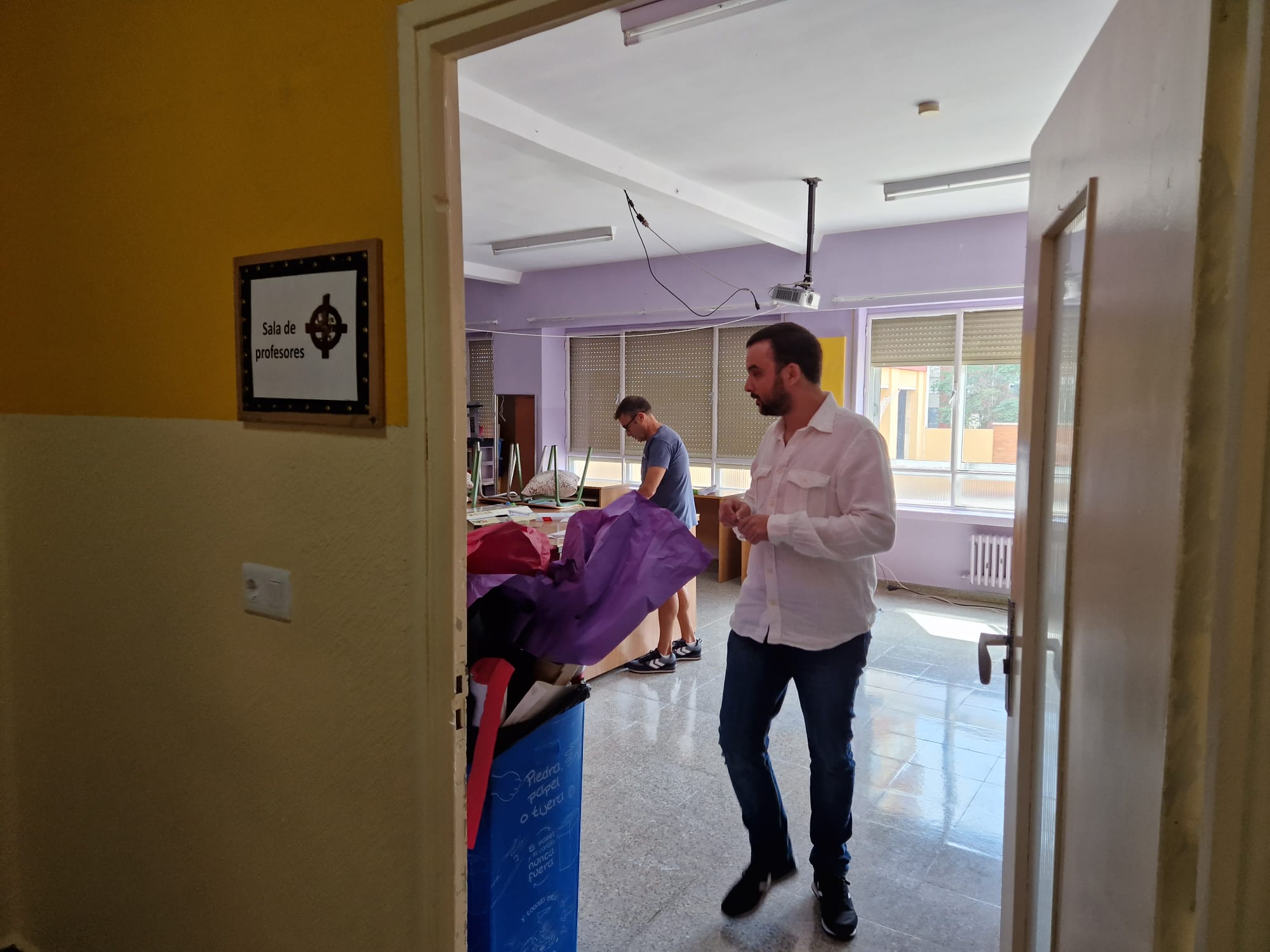 Reunión de los profesores del colegio Leónes.