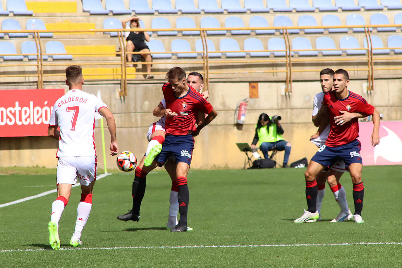 Las mejores imágenes del Cultural - Osasuna Promesas