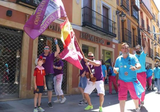 Un grupo de peñistas durante las fiestas de León.