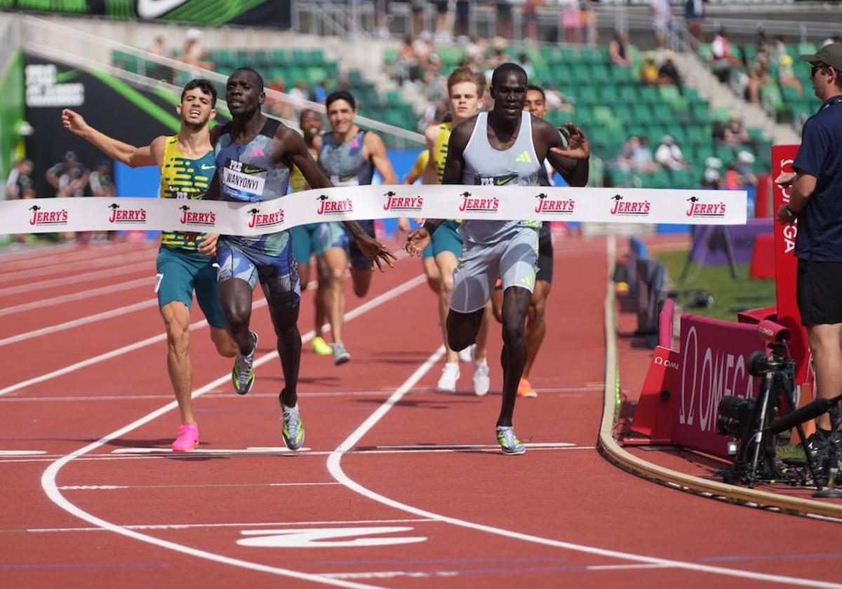 Wanyonyi y Arop disputaron un gran duelo por la victoria en el 800 metros que disputó Saúl Ordóñez.