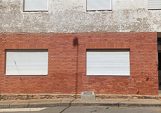 Casa del médico en la que jugaban la partida estas vecinas del pueblo.