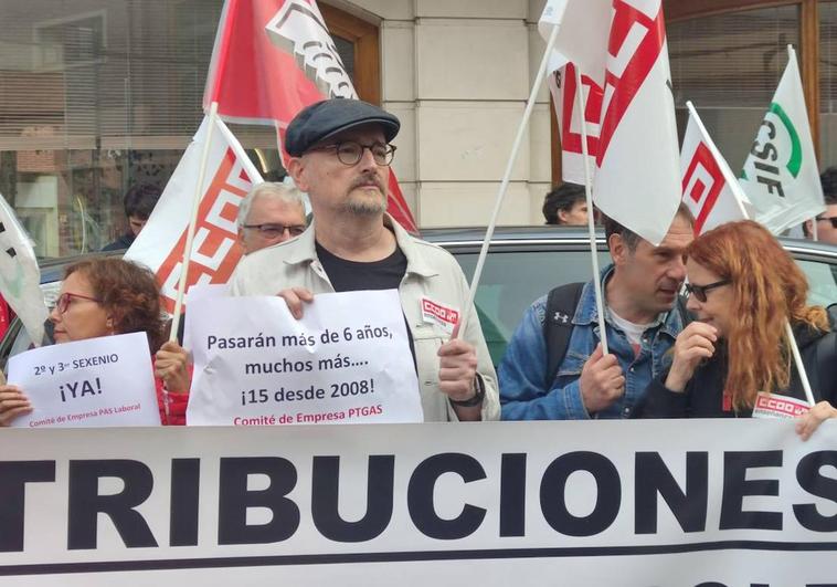El personal de la ULE exige a Mañueco y Marín desbloquear su convenio