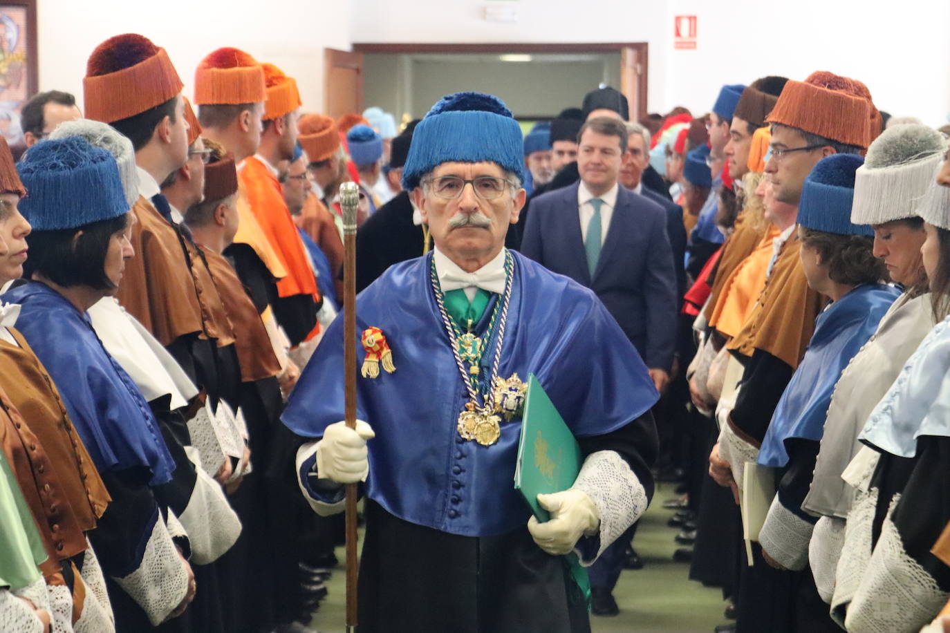 Estanislao de Luis Calabuig se despide como maestro de ceremonias de la ULE