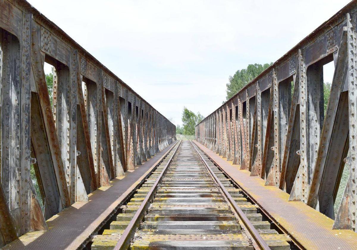 Un millón de euros para estudiar la conexión ferroviaria entre León y Plasencia.