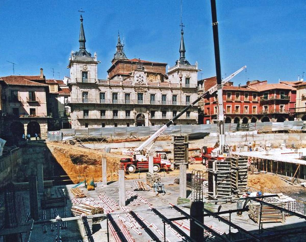 Construcción del parking subterráneo de la Plaza Mayor.