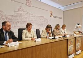 Presentación de 'Quimeras. Festival Internacional de Ficción Insólita' en el Ayuntamiento de León.