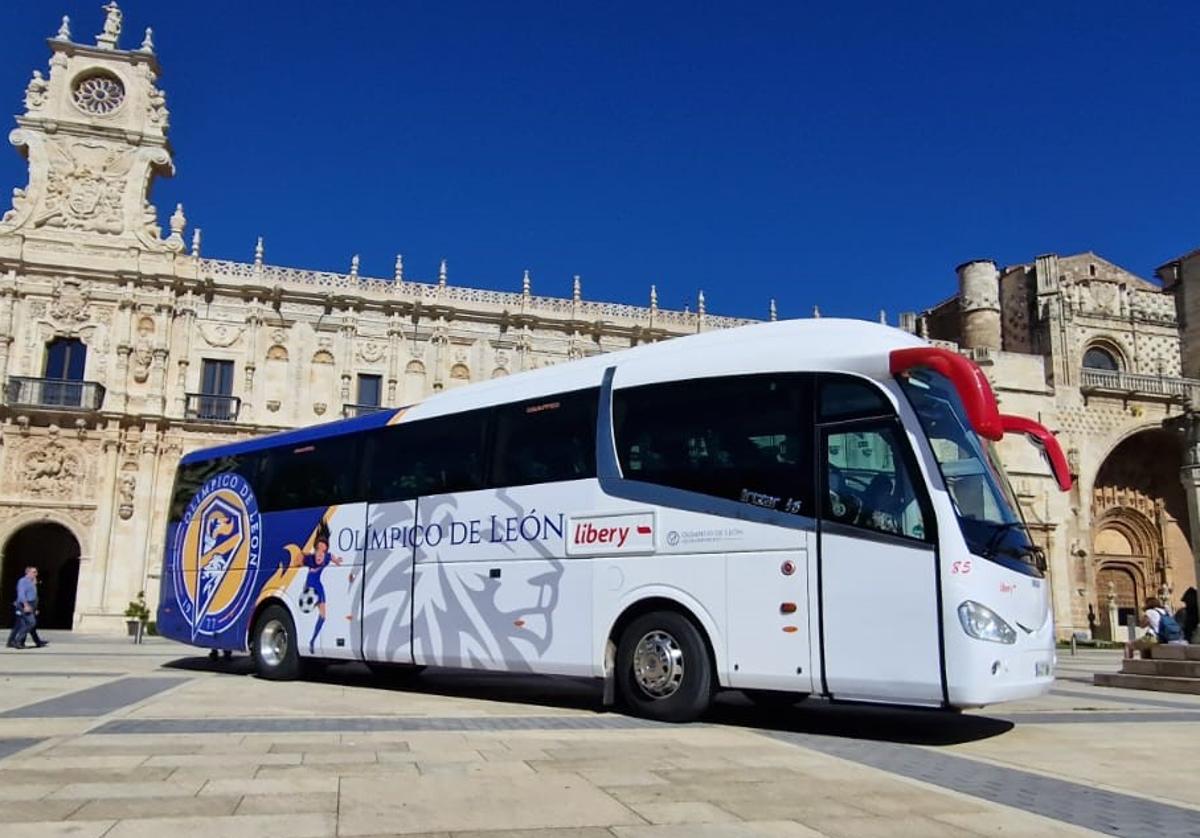 Presentación del autobús del Olímpico de León.