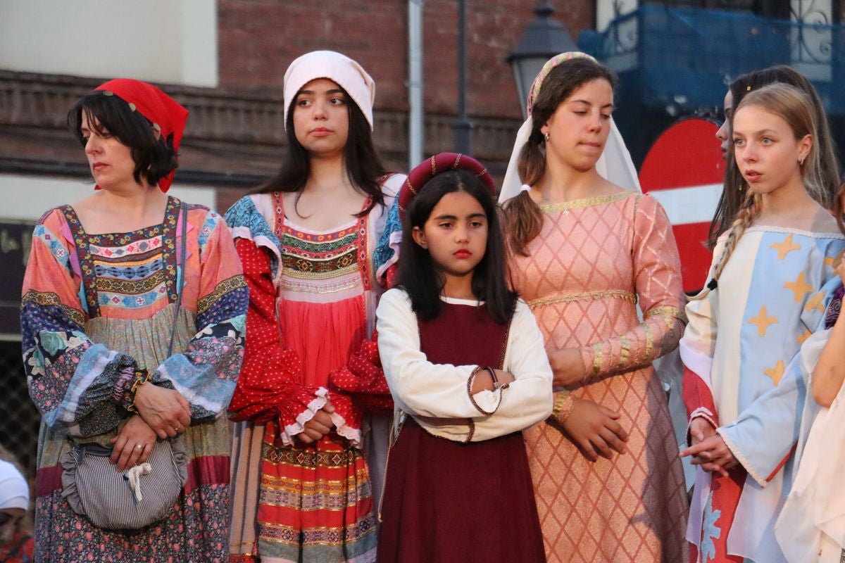 Doncellas como tributo