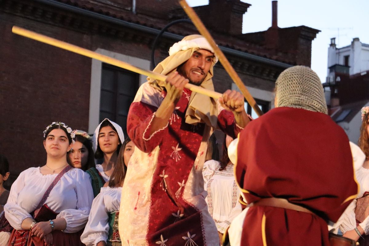 Doncellas como tributo