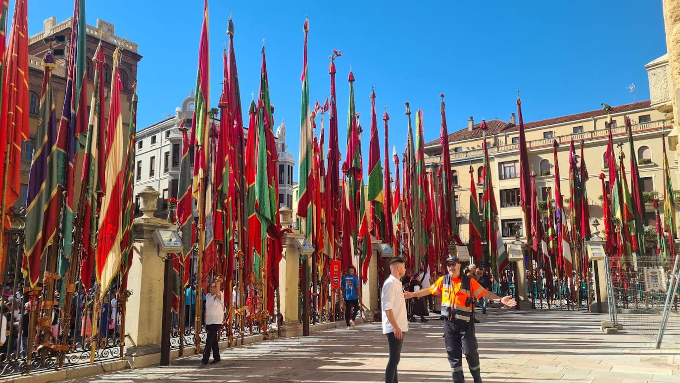 Desfile de pendones en León