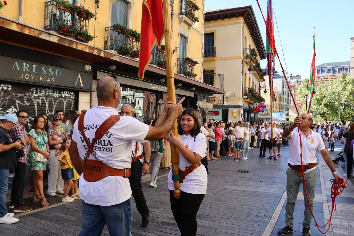 Desfile de pendones en León