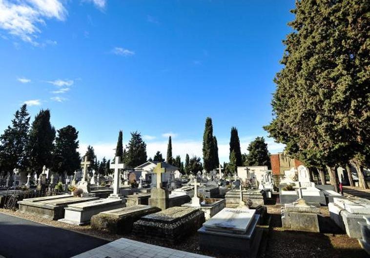 Las entradas para las visitas culturales al cementerio se agotan en minutos