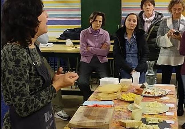 Clase degustación de quesos durante el curso celebrado en León el año pasado