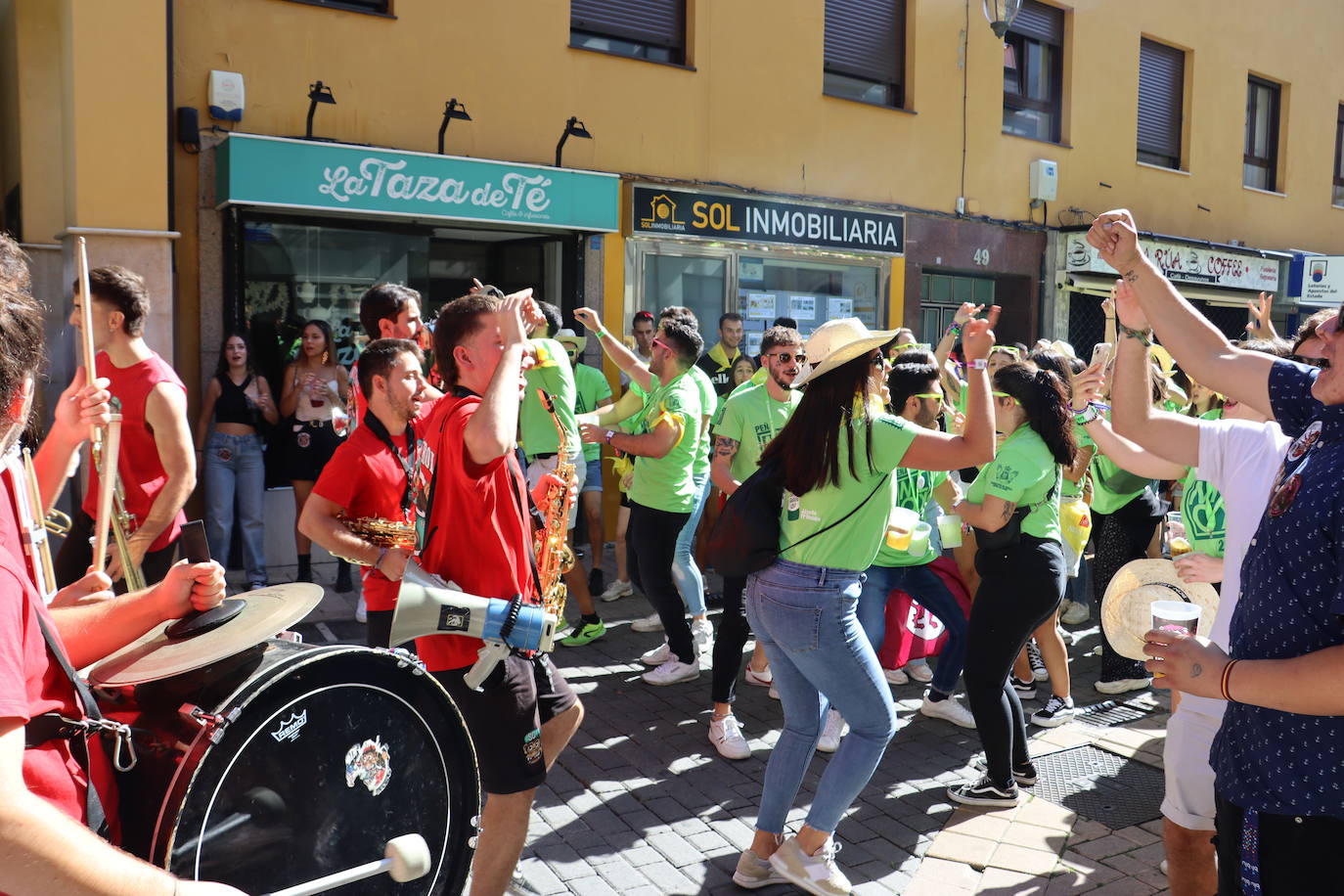 Desfile de peñas en San Froilán