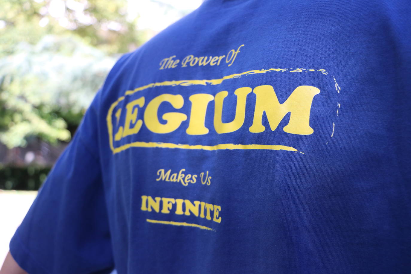 Una de las camisetas de la marca.