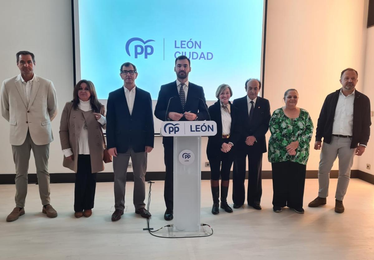 Rueda de prensa de los concejales del PP en el Ayuntamiento de León.