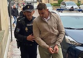 Llegada a la Audiencia Provincial de León del acusado por el asesinato de Paula en Mansilla de las Mulas en 2021.