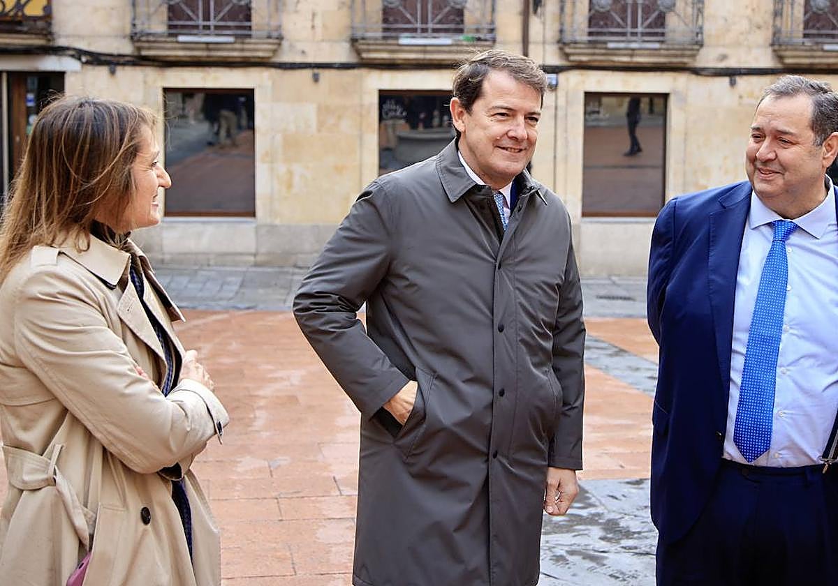 Mañueco muestra su apoyo a una ley de infancia para «profundizar en la protección de los menores más vulnerables»