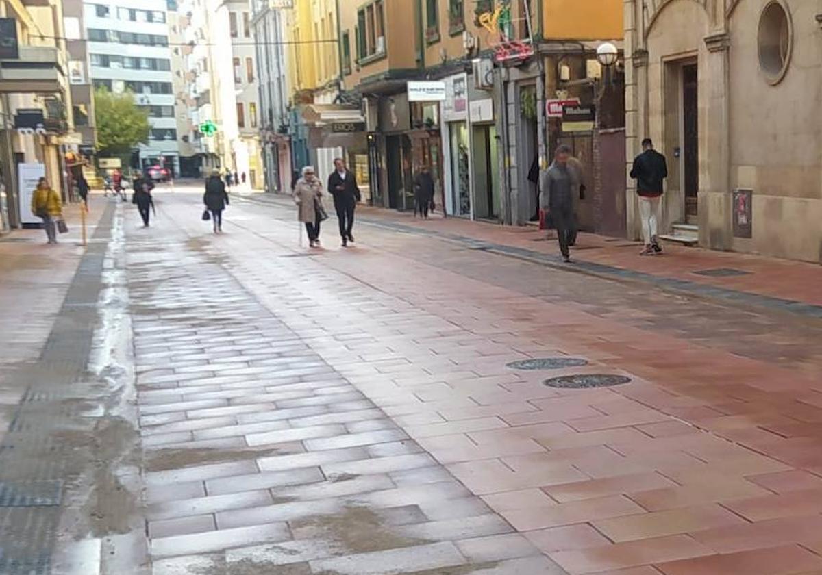 Obras de peatonalización en las calles del centro de León.