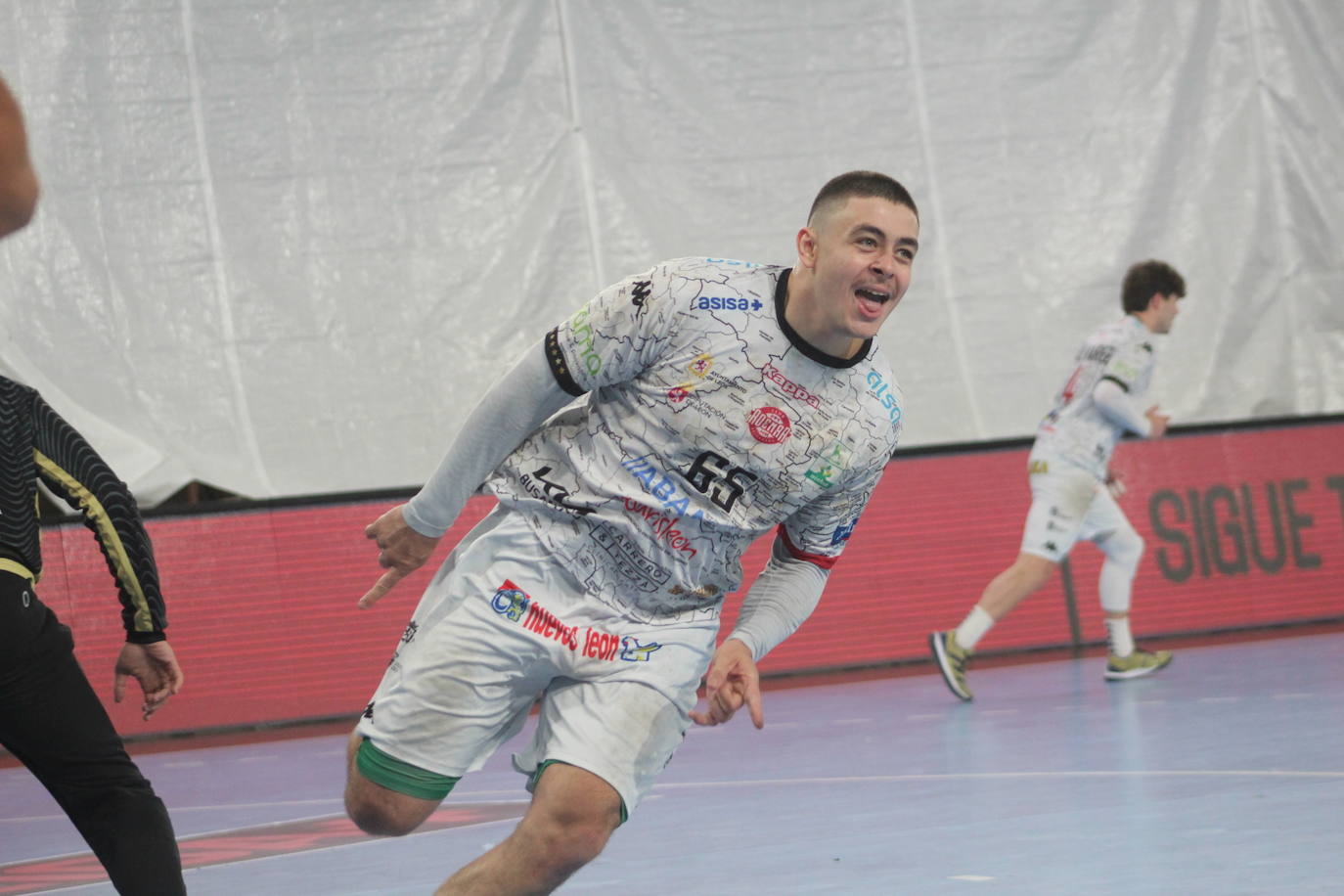 Las mejores imágenes del Ademar - Balonmano Cangas