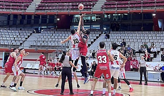 La Cultural tritura a Gijón Basket y sigue líder