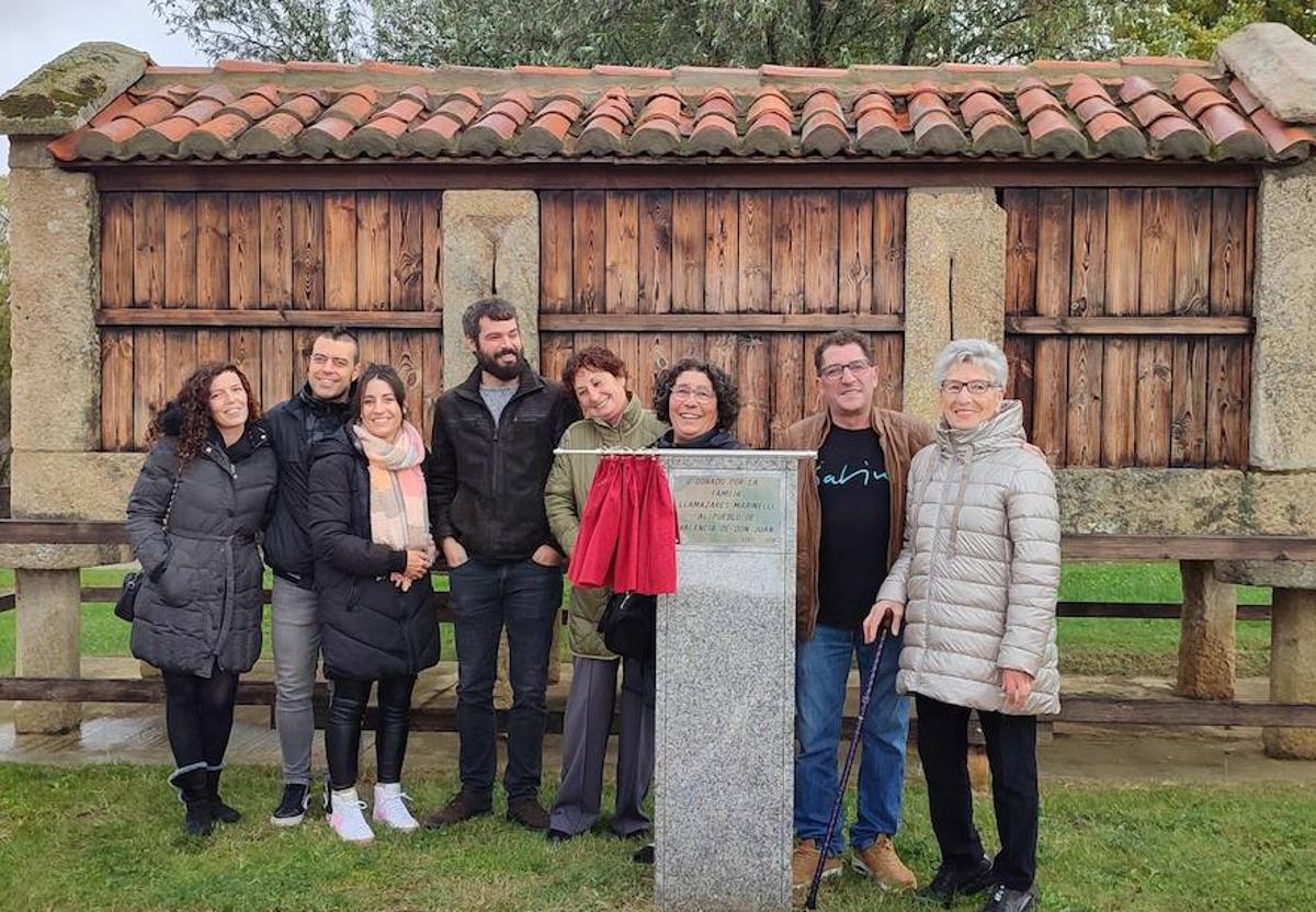 Acto y homenaje a la familia en el parque de Villezate.