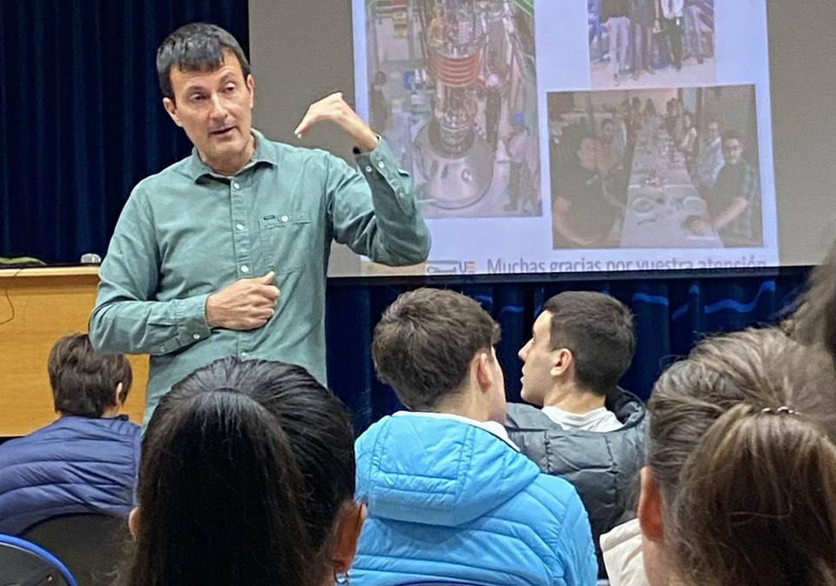 Charla en Fernando Toral el colegio Nuestra Señora del Carmen