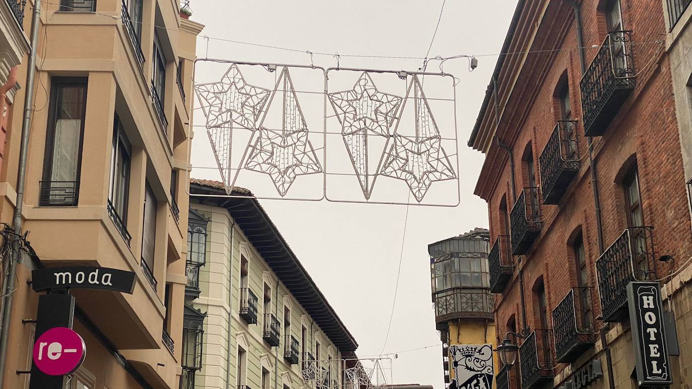 Primeras luces de Navidad en León