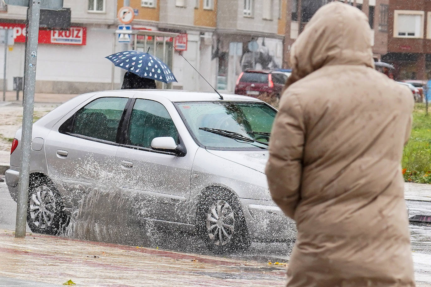 Temporal de viento y lluvia en León