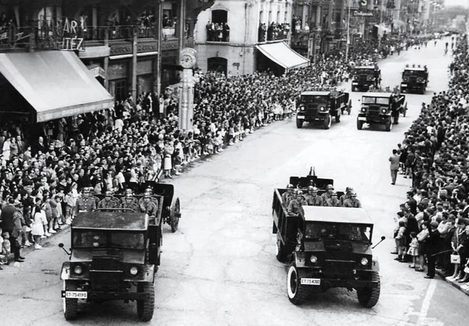 Plaza de Santo Domingo (1965) Protagonista el reloj de St Domingo