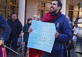 Concentración en la Plaza Mayor de Astorga por la reapertura del tren 'Ruta de la Plata', convocada por la plataforma del Corredor Oeste