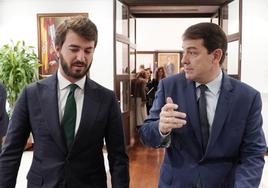 El presidente de la Junta de Castilla y León, Alfonso Fernández Mañueco, comparece tras la reunión del Consejo de Gobierno Extraordinario