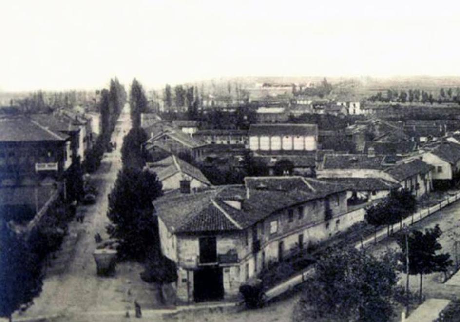 Plaza de la Libertad, Avenida Padre Isla y Calle Ramón y Cajal (1890)