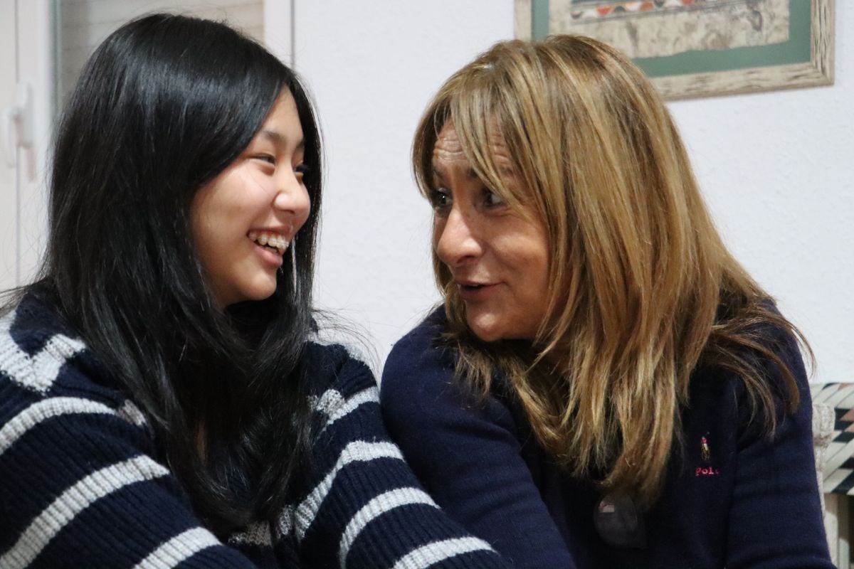 Mar y Ana en un momento de complicidad