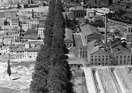 Imagen aérea de la Azucarera en los años 50.