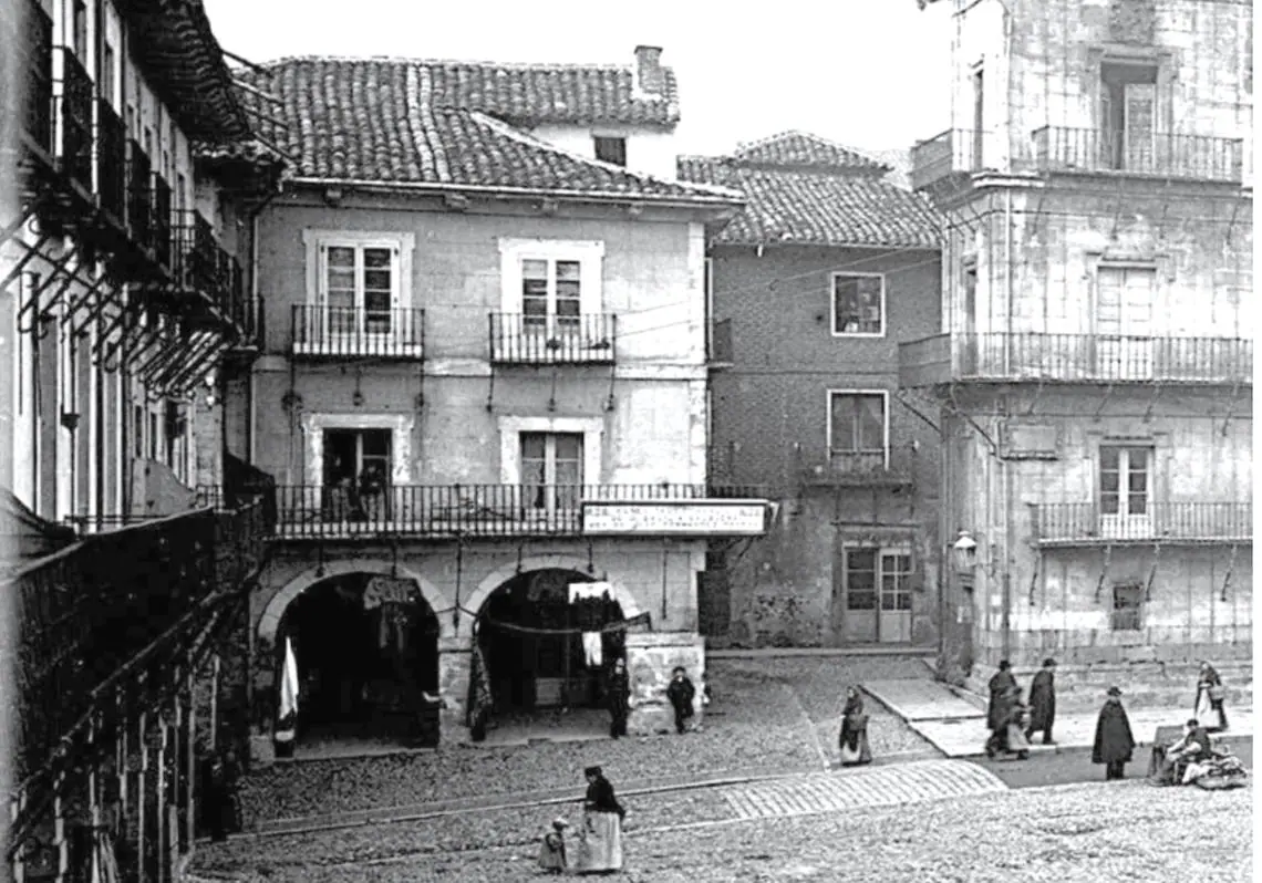 Imagen antes - Plaza mayor a principios de Siglo. 1906