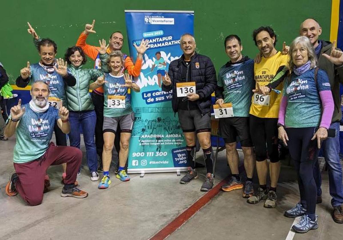 Imagen principal - El Urban Trail Nocturno de León reúne a más de 200 corredores